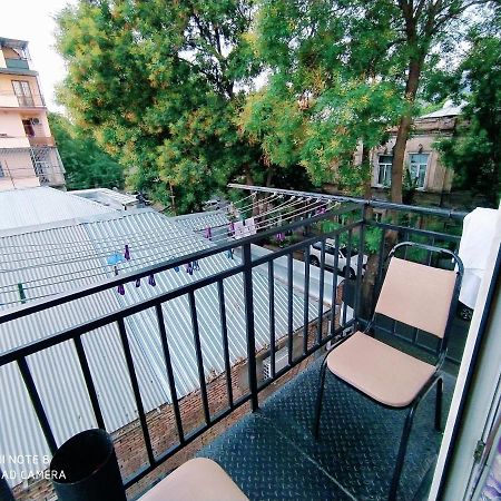 Rose House Hostel Tbilisi Exterior photo